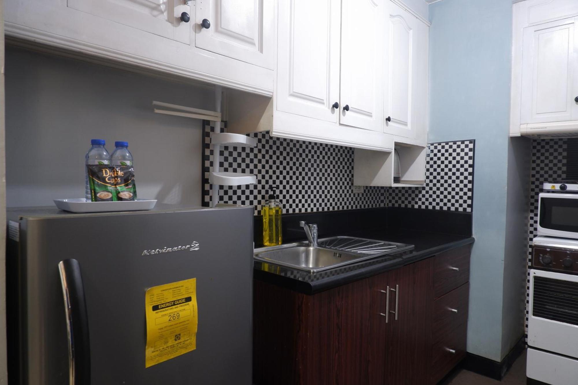 Sarasota Residential Resort Манила Екстериор снимка